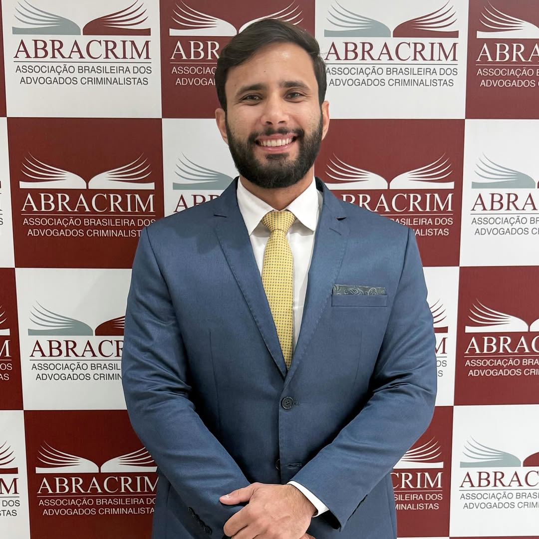 Dr. Victor Tadeu Rocha Alves - Institucional